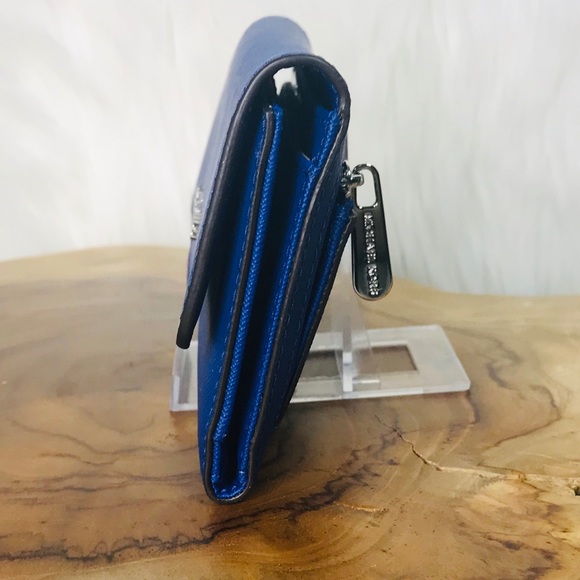 Michael Kors Jet Set Large Trifold Wallet - Picture 3 of 8